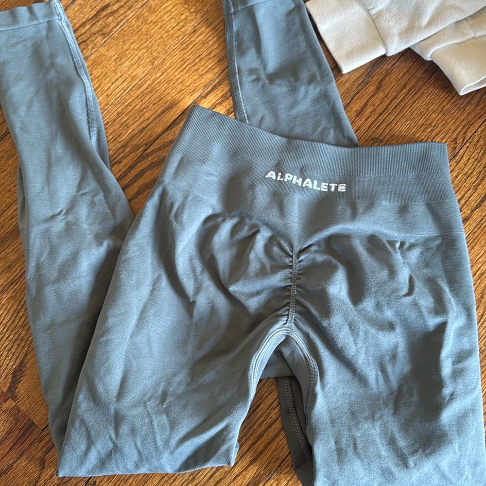 alphalete leggings
